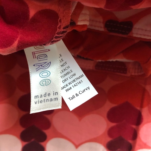 NWOT Lularoe tall and curvy Leggings hearts - Picture 3 of 3